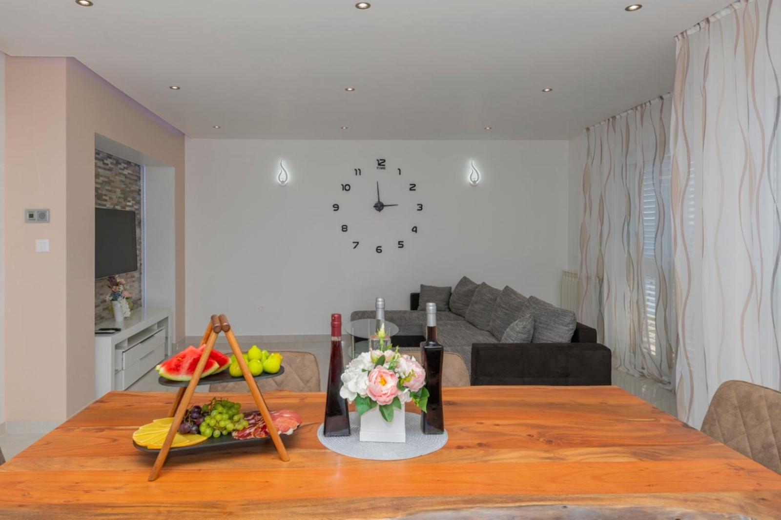 Apartments Radeljic Podstrana Quarto foto